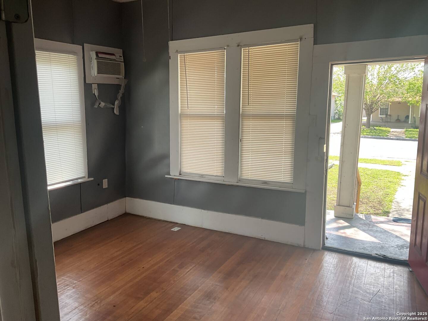 San Antonio, TX 78210,519 Hammond Ave.