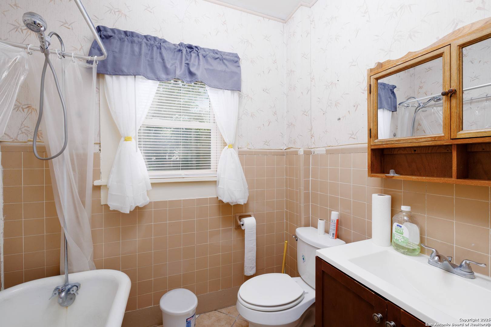 San Antonio, TX 78210,425 essex