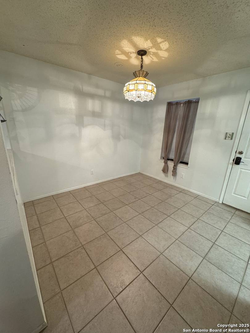 Beeville, TX 78102,305 Archer UNIT B2