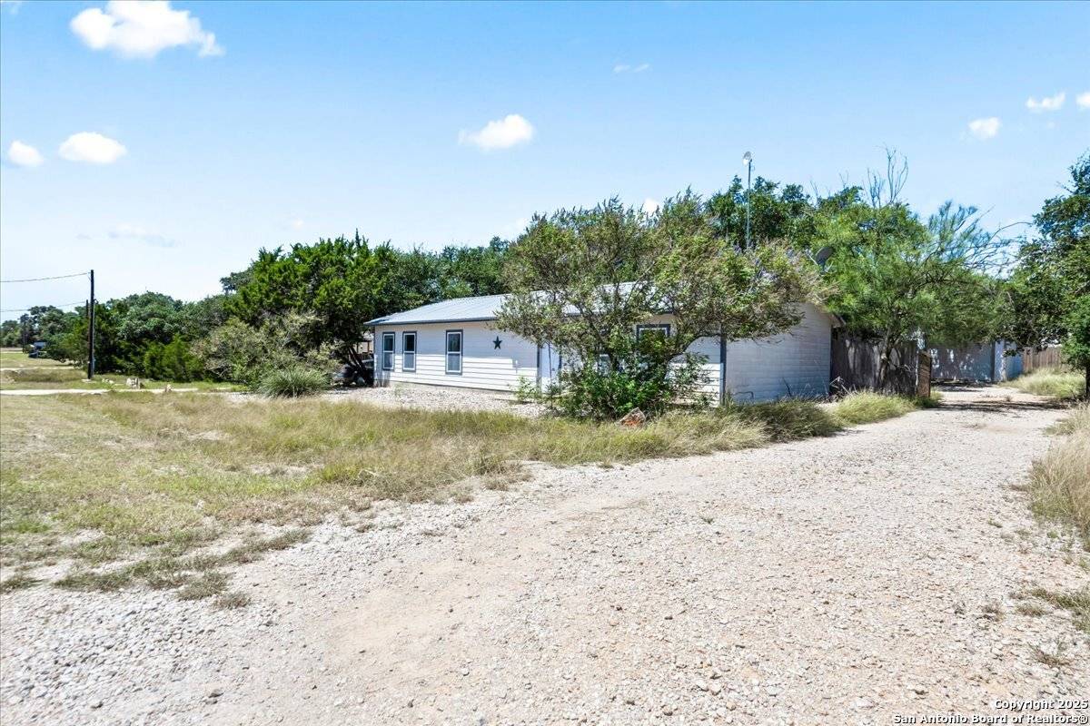 Bandera, TX 78003,560 PR 1515