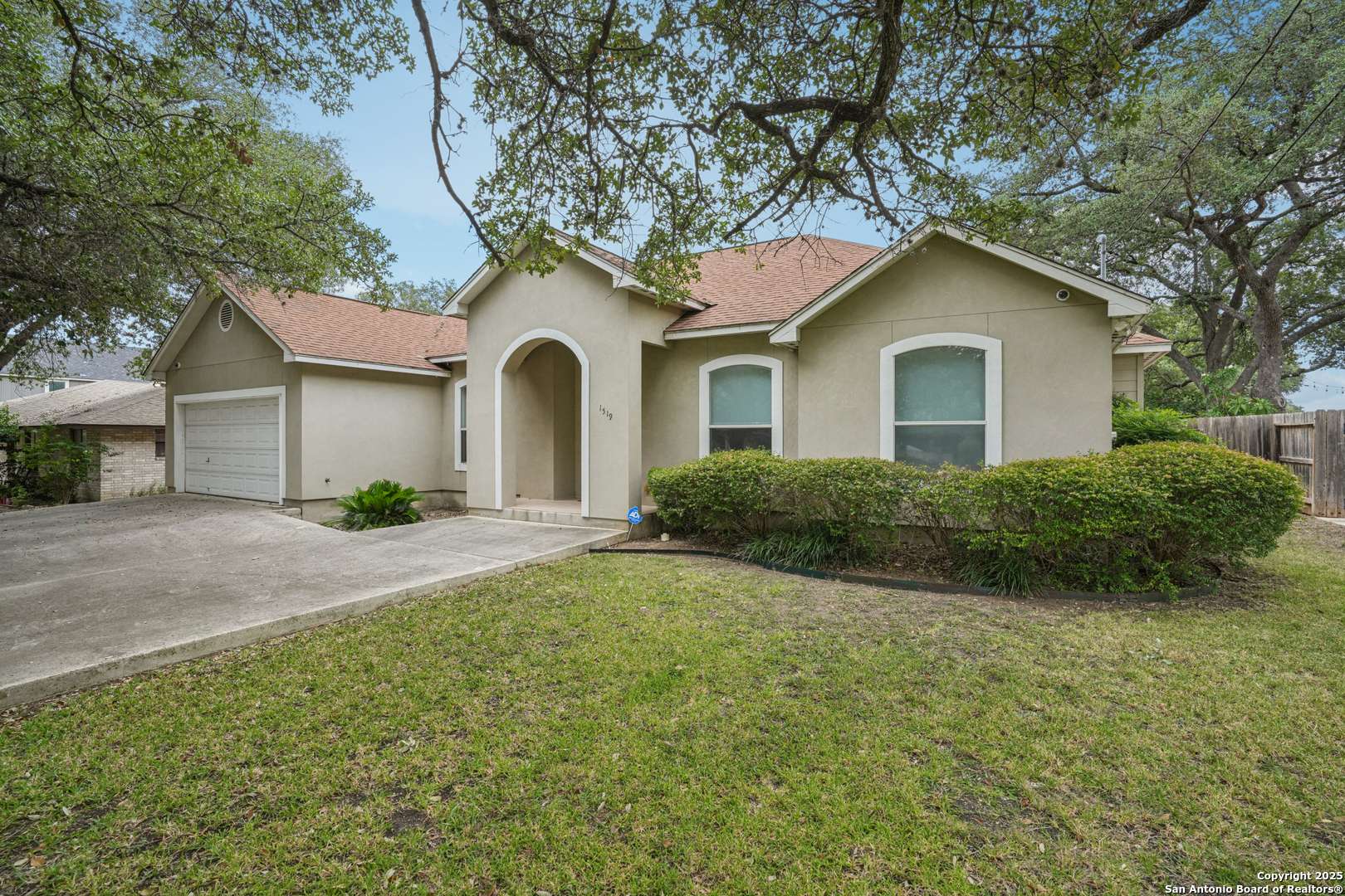 San Antonio, TX 78213,1519 Larkspur