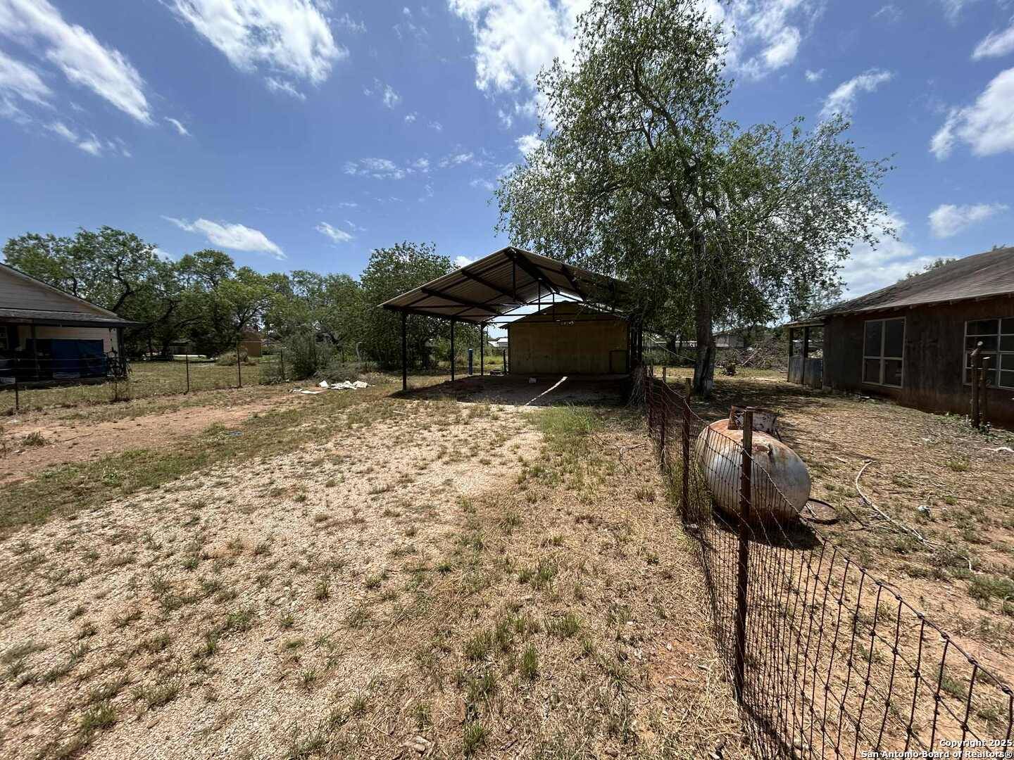 Jourdanton, TX 78026,508 Hickory