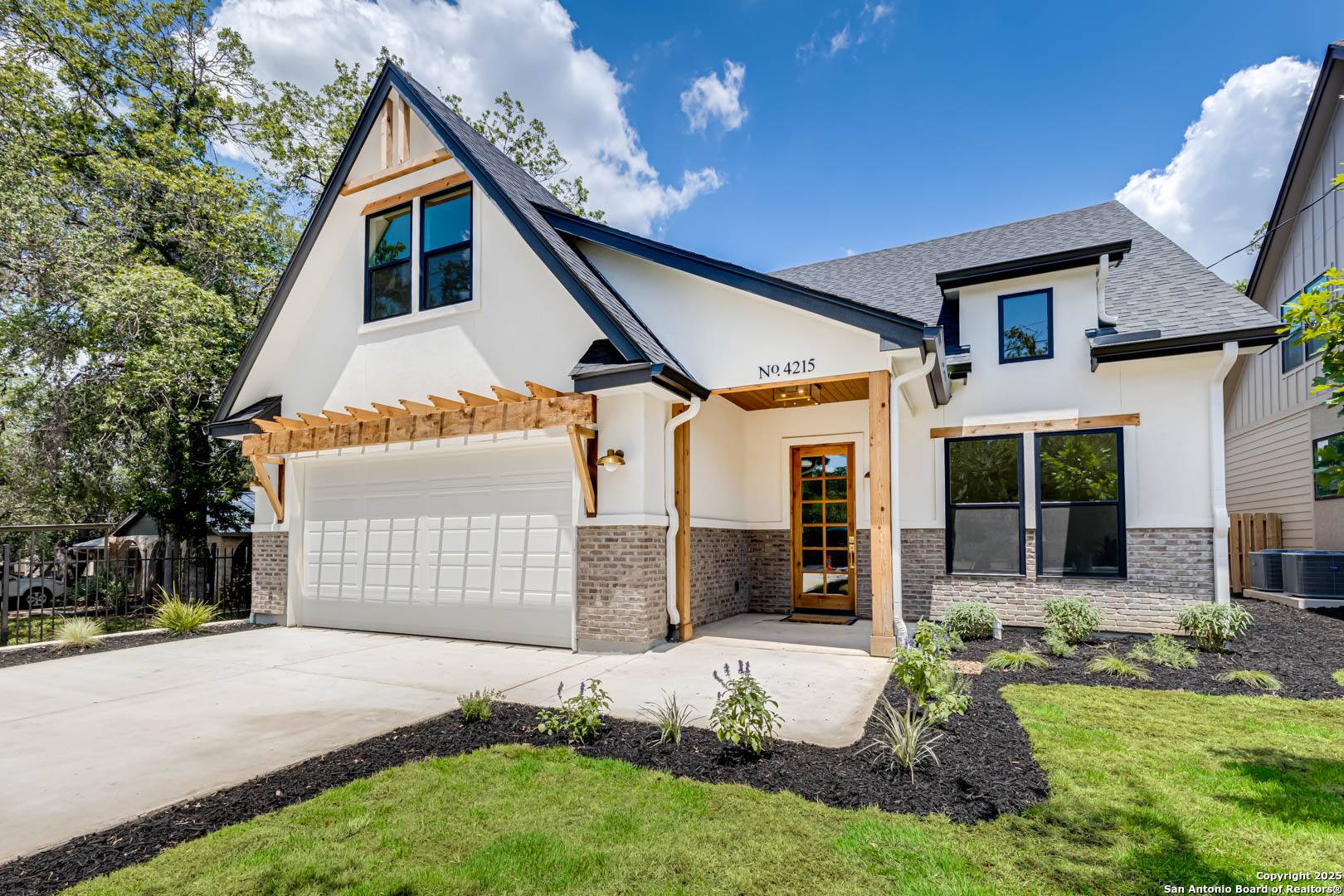 San Antonio, TX 78230,4215 Honeycomb St