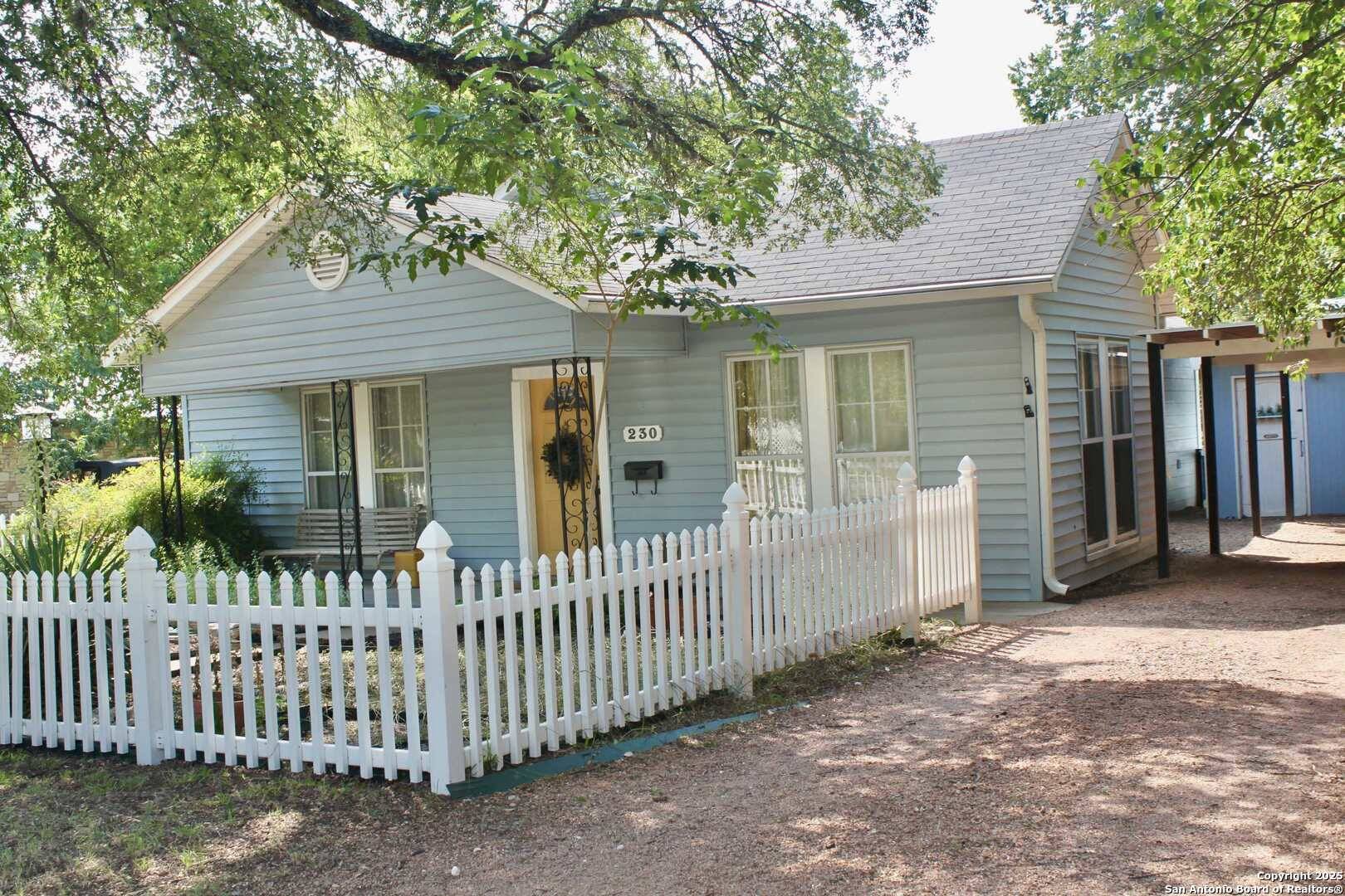 Kerrville, TX 78028,230 Travis