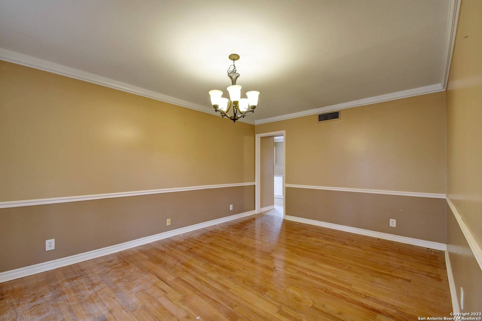 Windcrest, TX 78239-1952,5801 Windvale Dr.