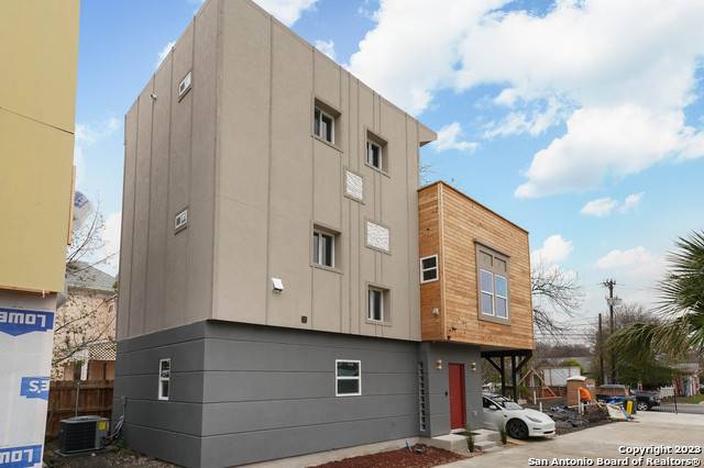 San Antonio, TX 78212-5128,603 W Euclid Ave