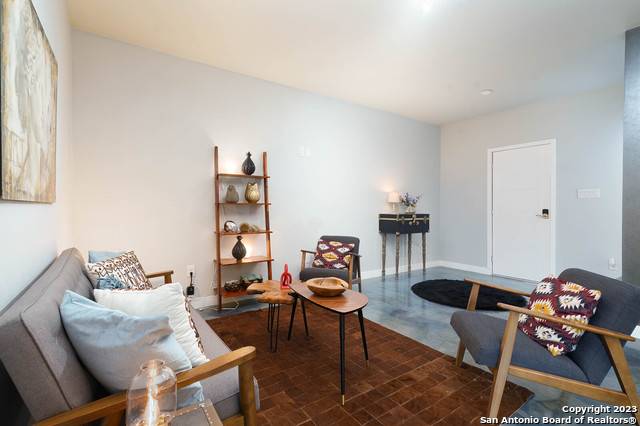 San Antonio, TX 78212-5128,603 W Euclid Ave