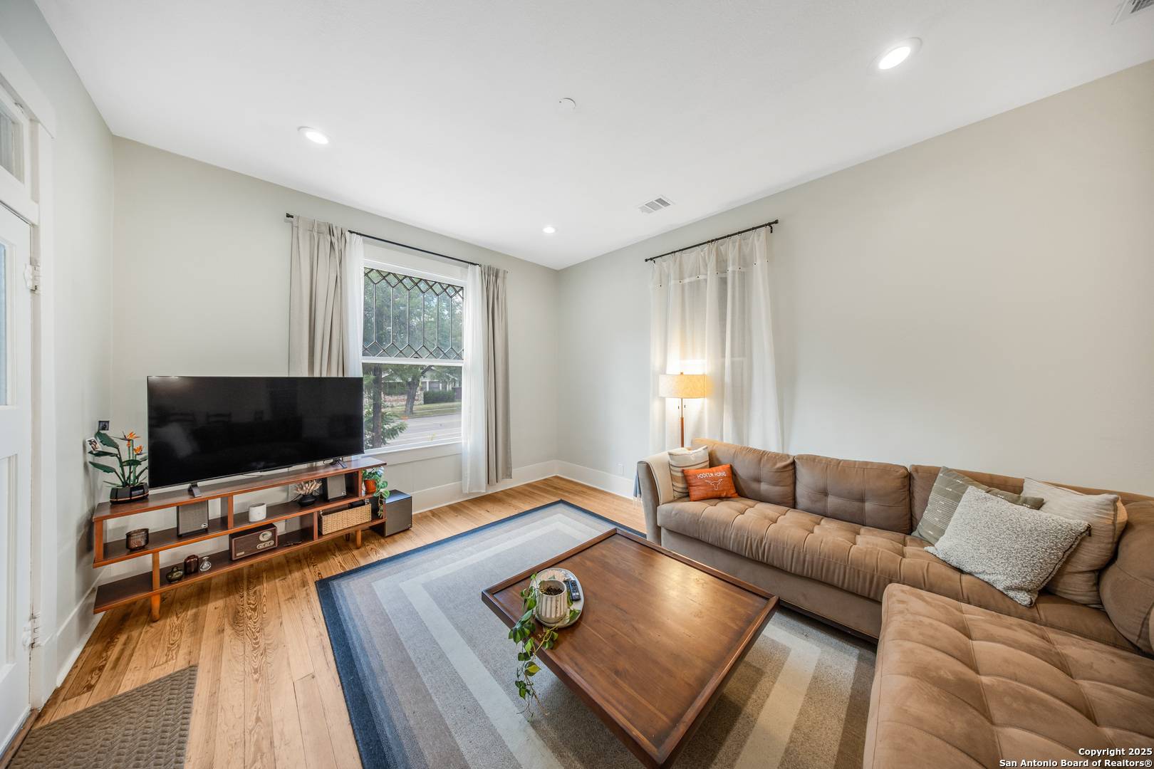 San Antonio, TX 78212,509 W Mistletoe Ave