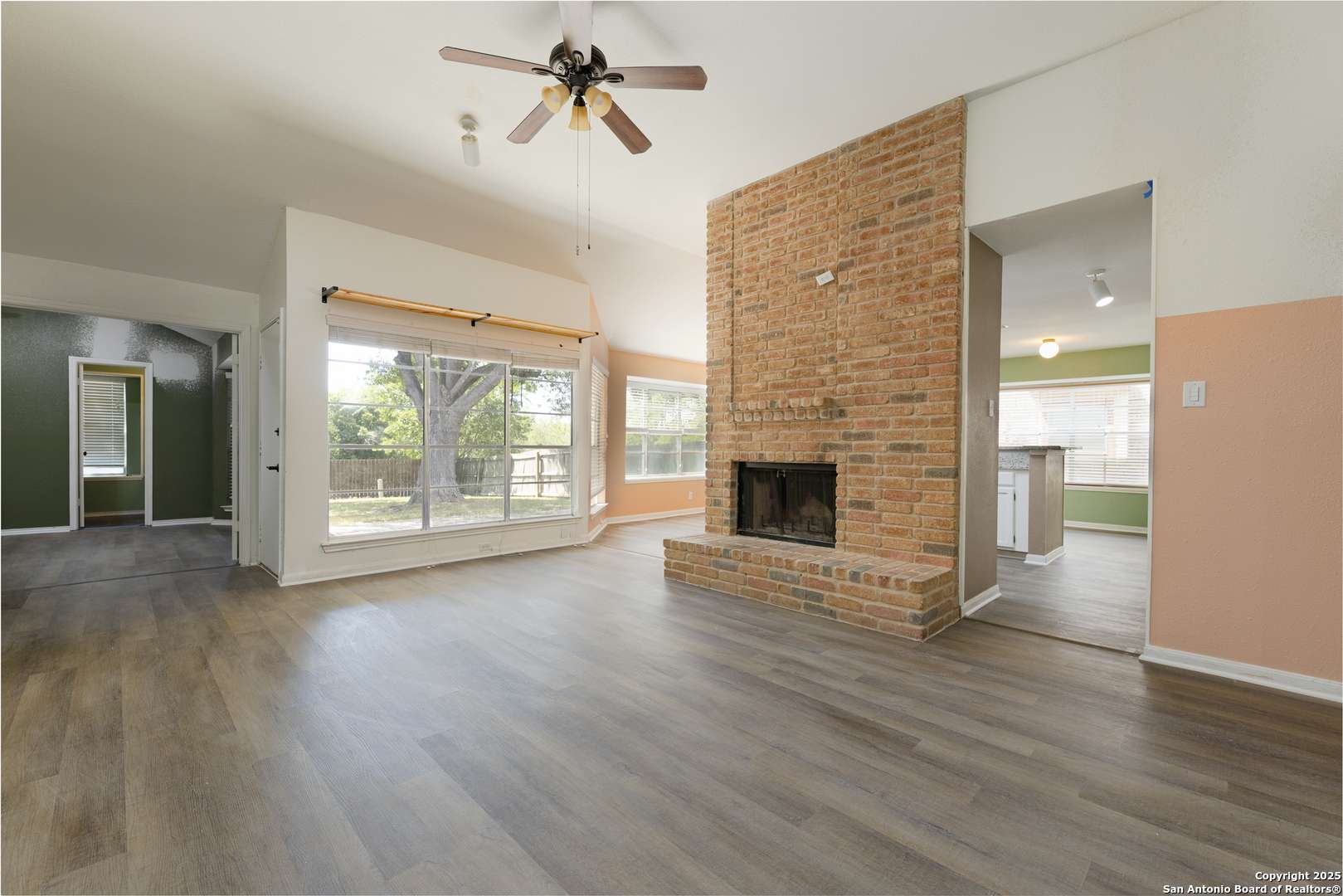 Live Oak, TX 78233,8126 Forest Bow