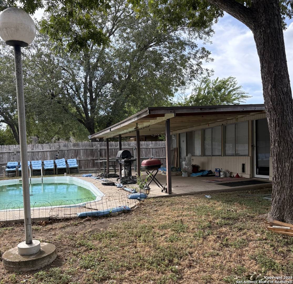Live Oak, TX 78233,7806 Oak Forest