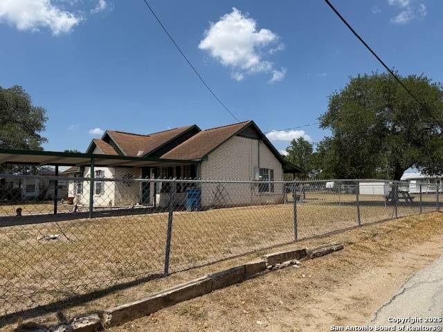 Three Rivers, TX 78071,1800 Hackberry