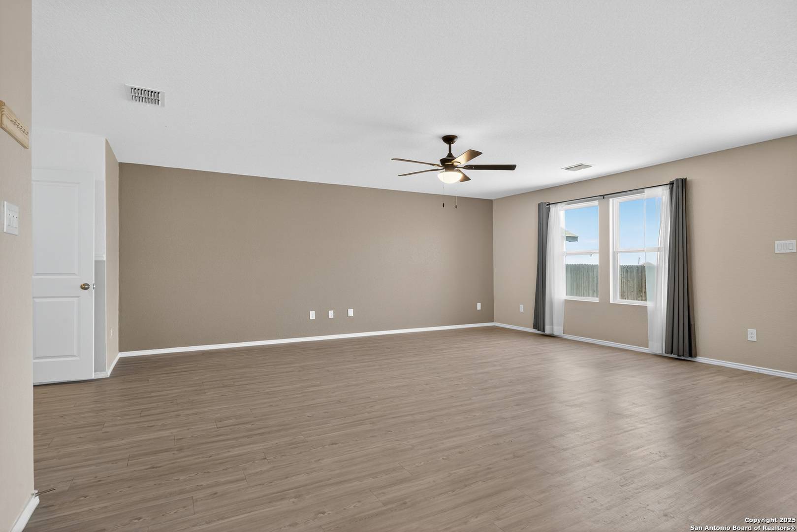 Converse, TX 78109,10716 Sweepback