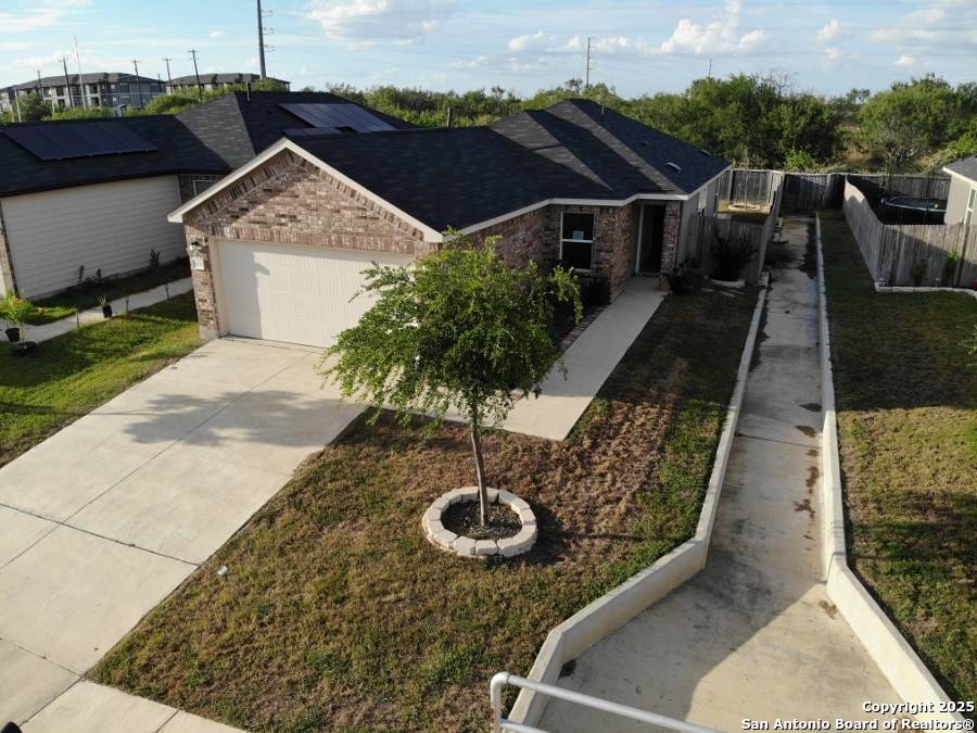 Elmendorf, TX 78112,5031 Kayak Cove