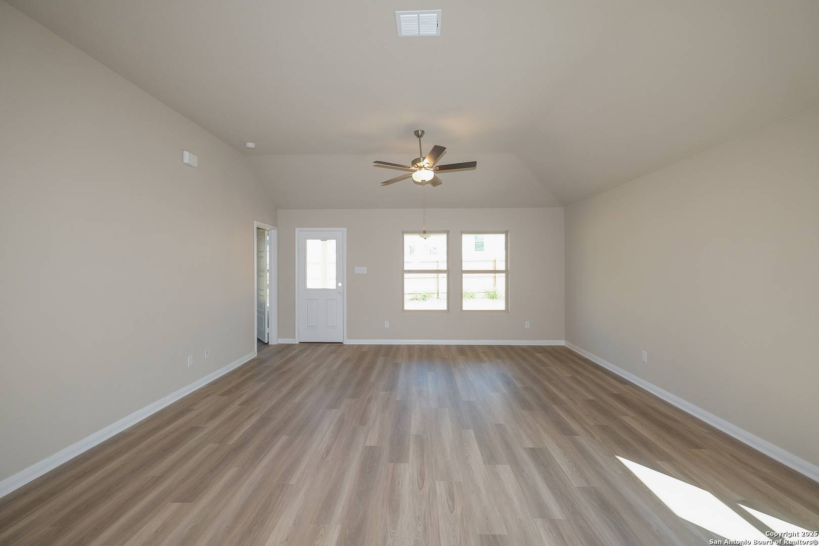 Seguin, TX 78155,1140 Limestone Ridge