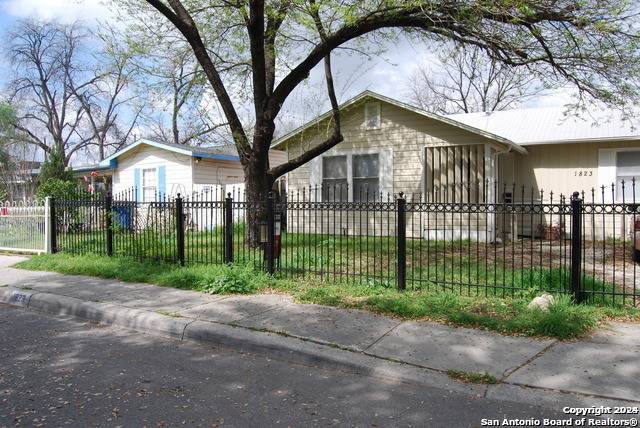 San Antonio, TX 78201-3543,1823 CLOWER