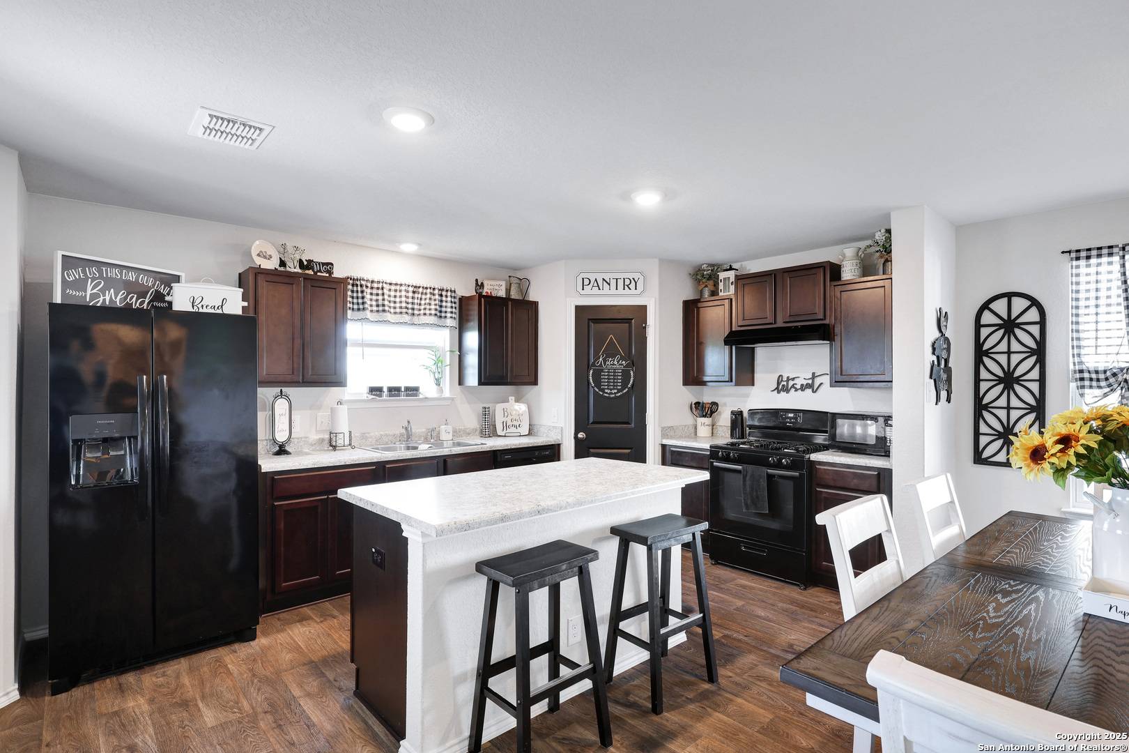 San Antonio, TX 78244,8218 BLUE CANAL