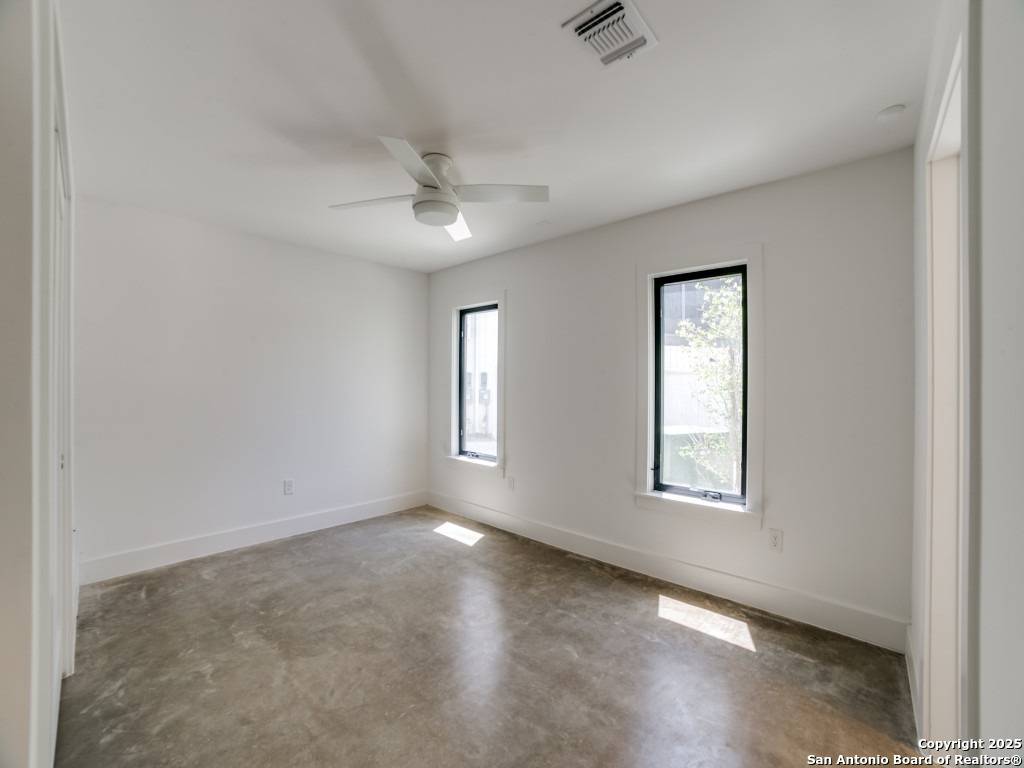 San Antonio, TX 78210,1226 Presa UNIT 400