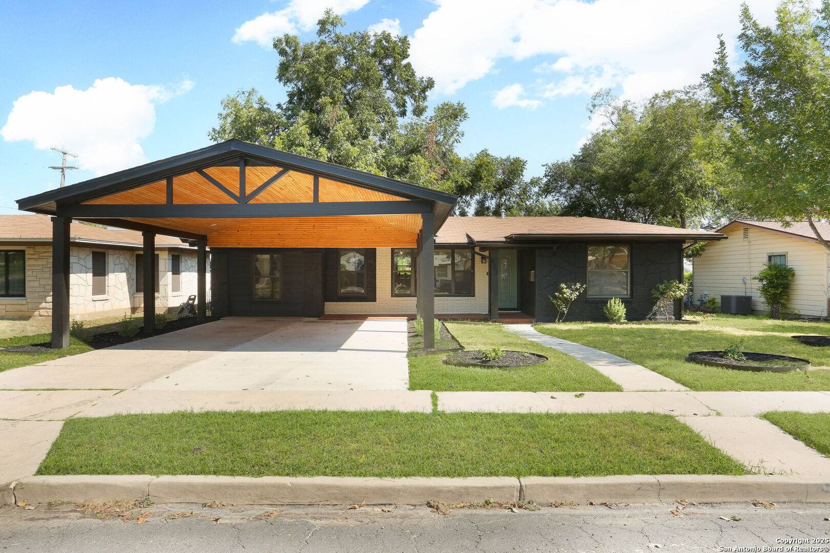 San Antonio, TX 78213,527 future