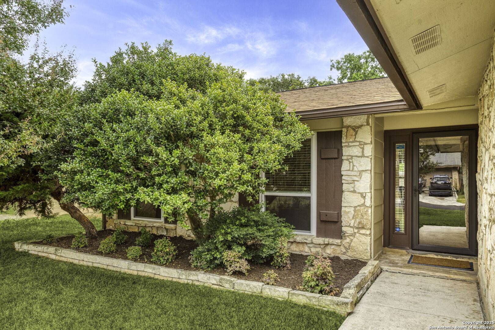 San Antonio, TX 78247,5334 Walnut Vista