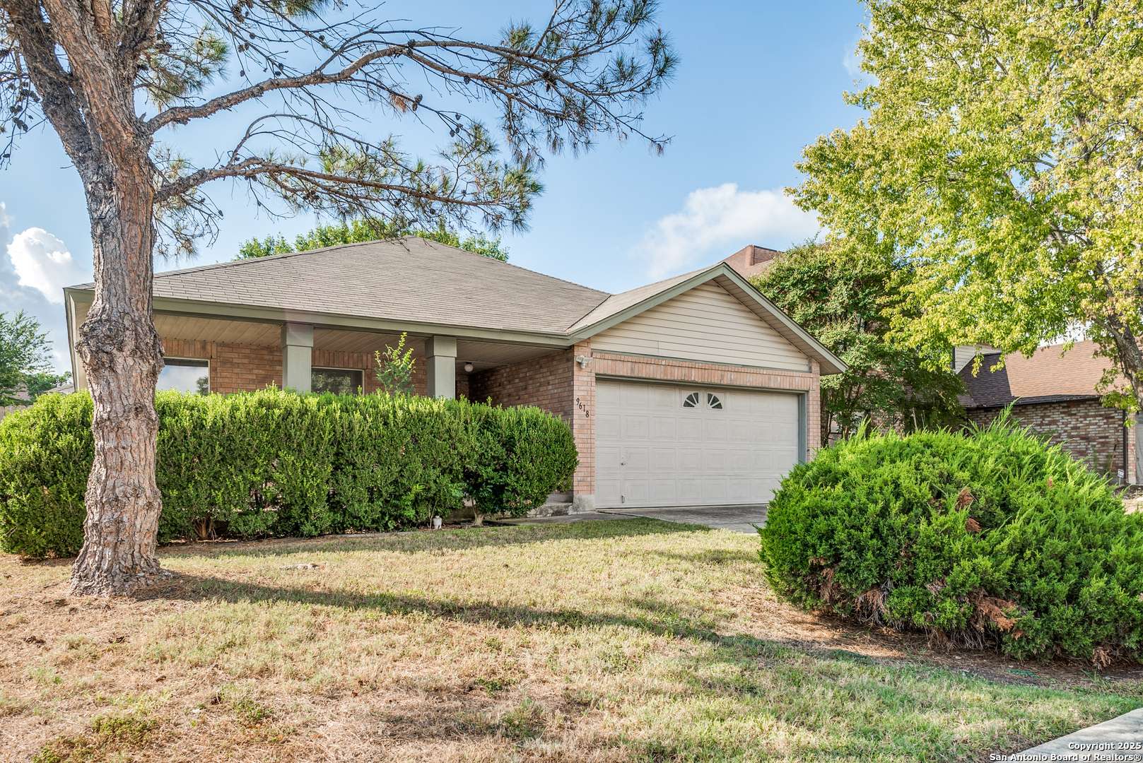 Helotes, TX 78023,9618 Diamond Cliff