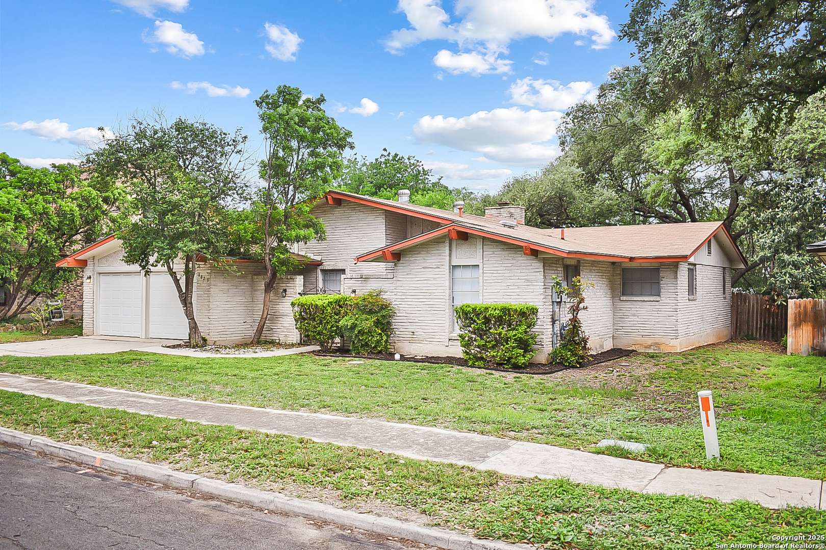 Leon Valley, TX 78238,6023 Kinman Dr.