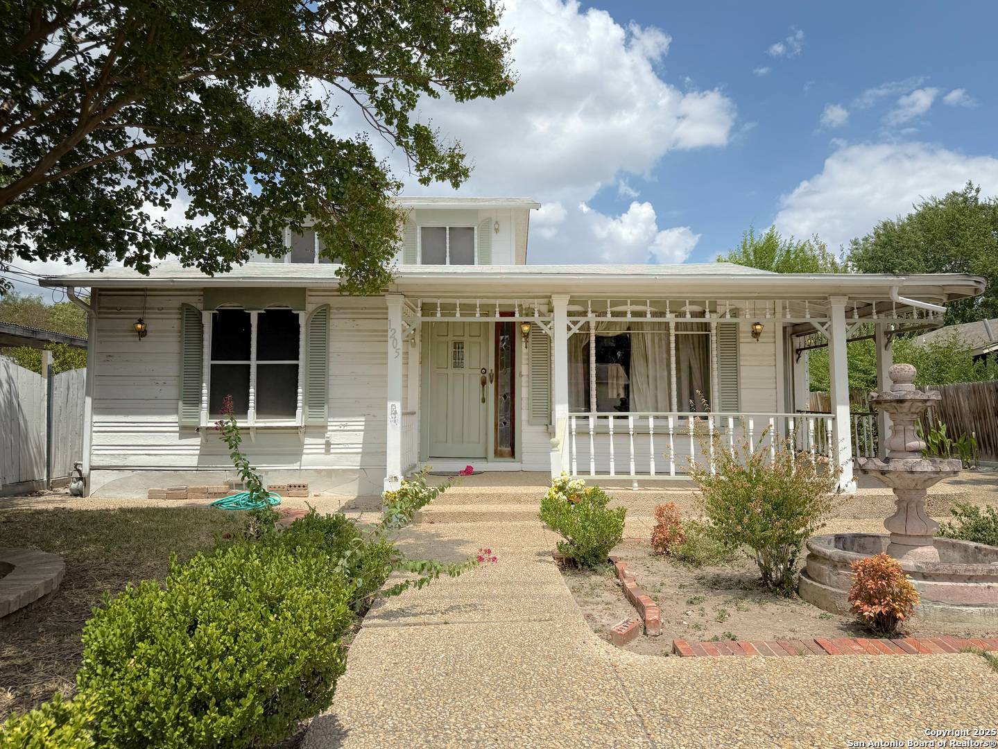 San Antonio, TX 78211,1205 W pyron