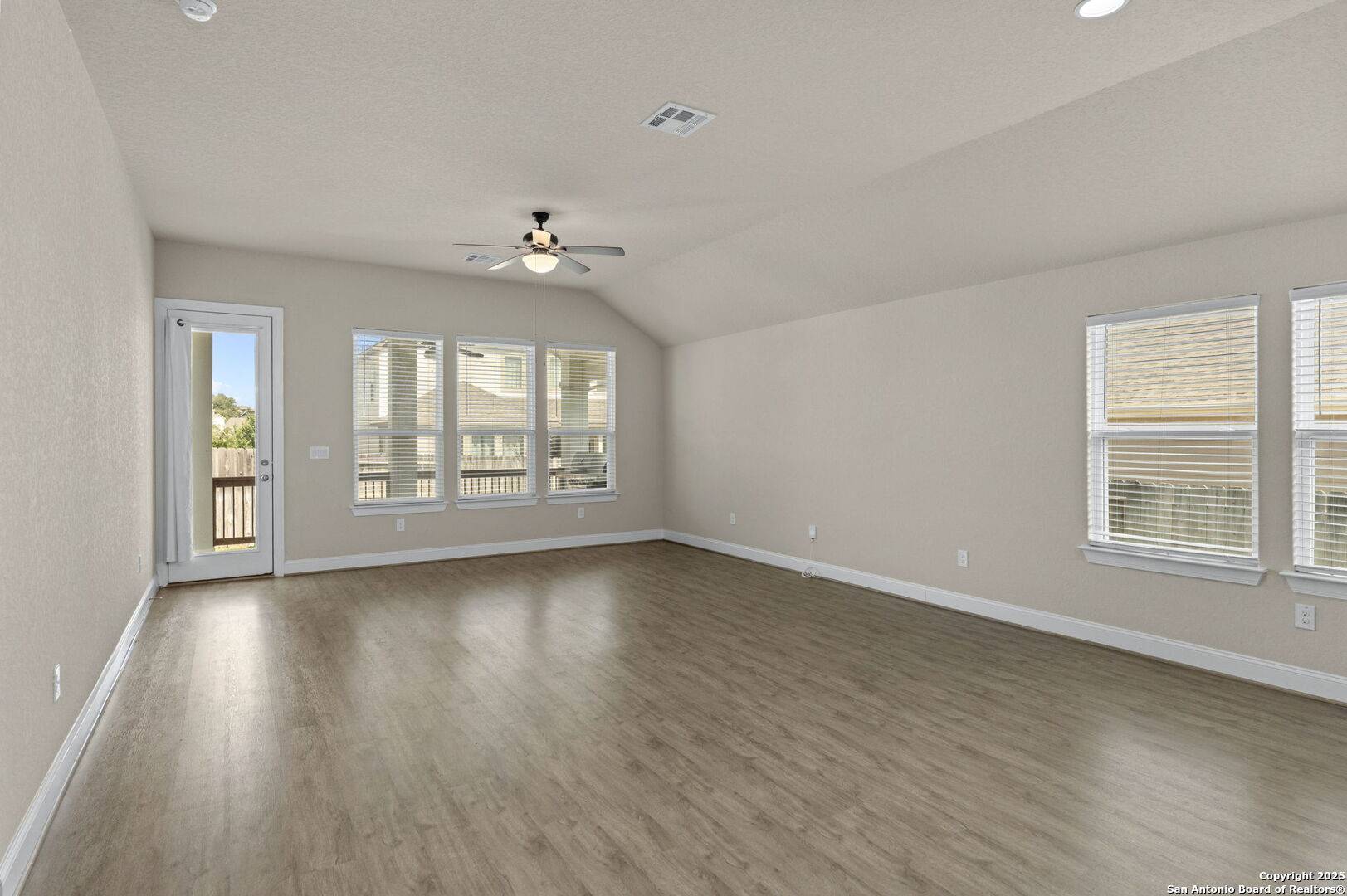 Schertz, TX 78108,6533 Crockett Cv