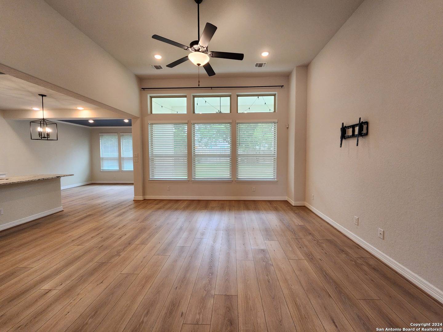 New Braunfels, TX 78130-6516,644 TREETOP PASS