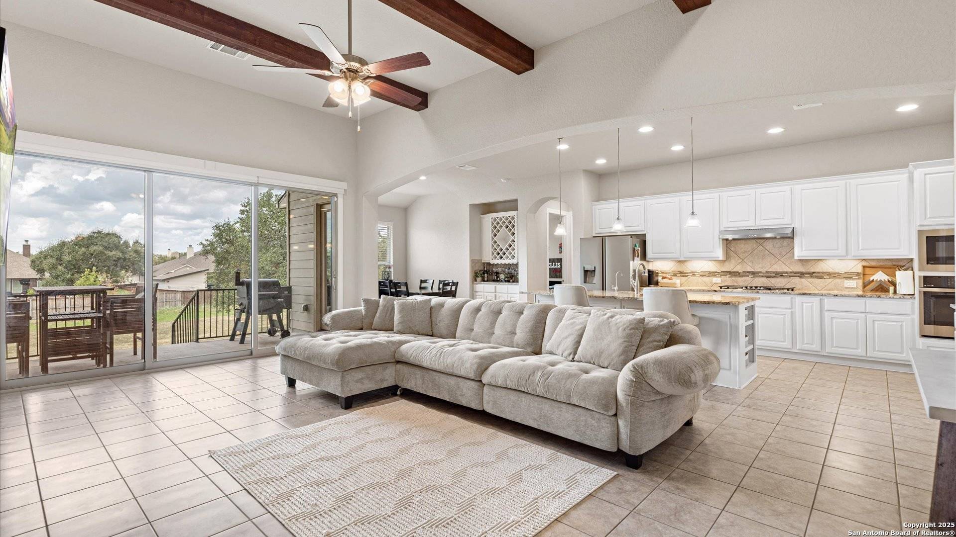 Castroville, TX 78009,270 Lilly Bluff