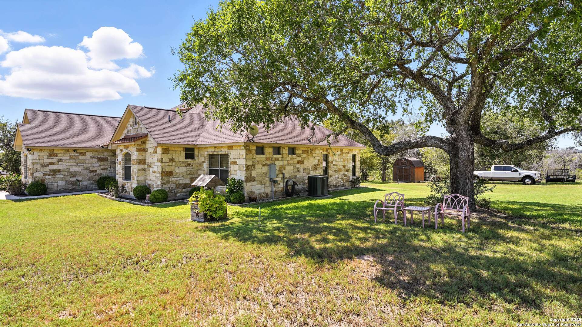 Floresville, TX 78114,121 Carrizo Ridge
