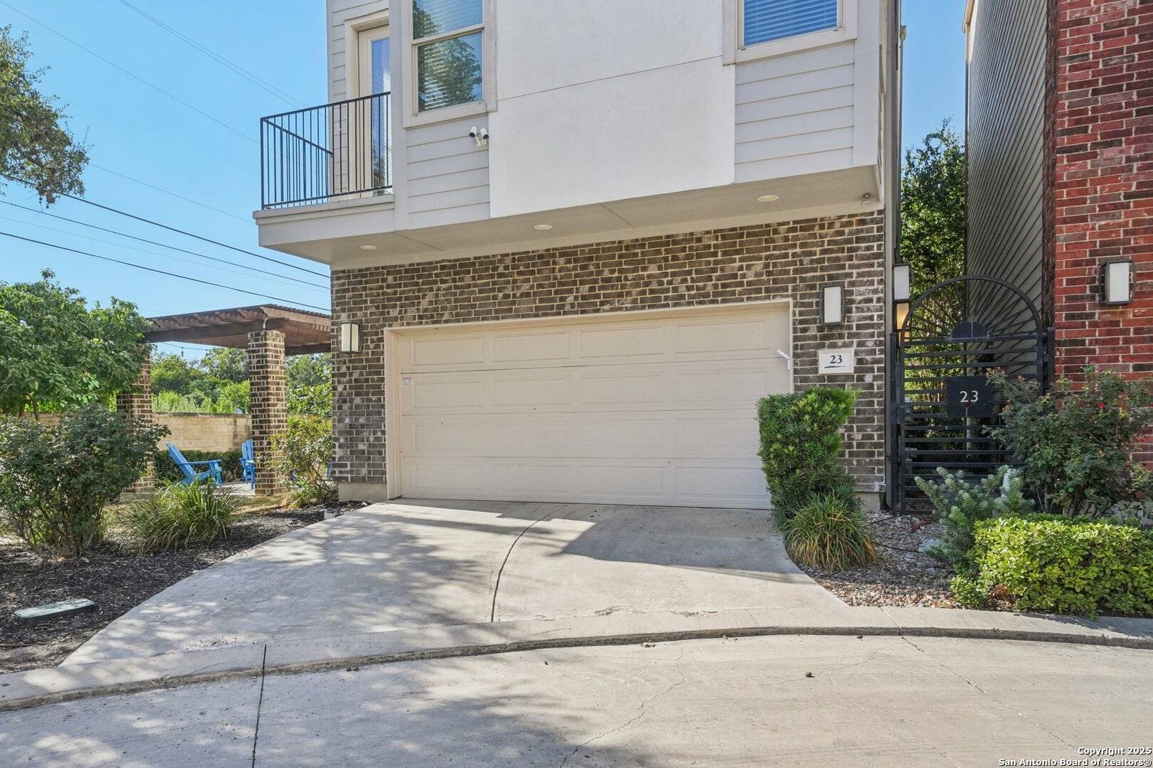 San Antonio, TX 78209,3831 Harry Wurzbach Rd 23