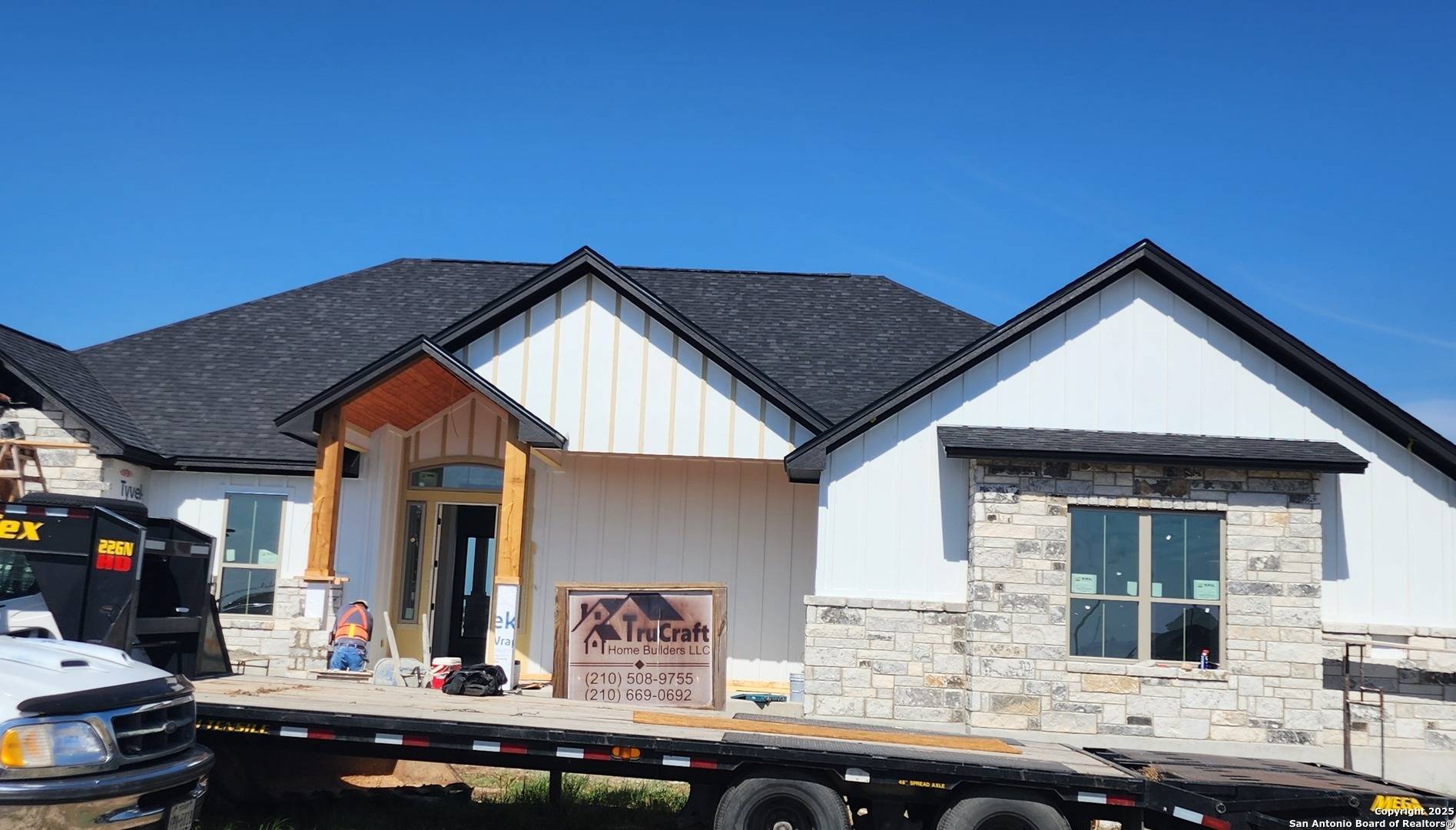 La Vernia, TX 78121,104 Estates