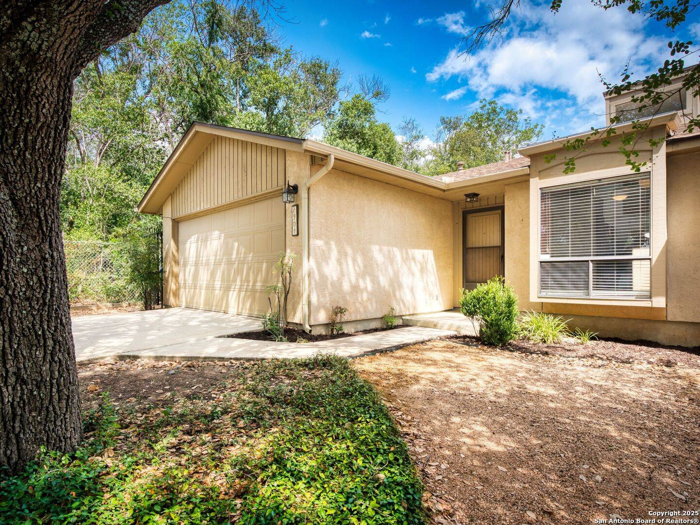 San Antonio, TX 78209,2901 Spring Bend