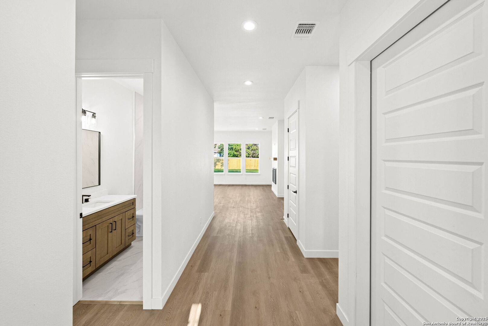 Spring Branch, TX 78070,1053 Live Oak DR