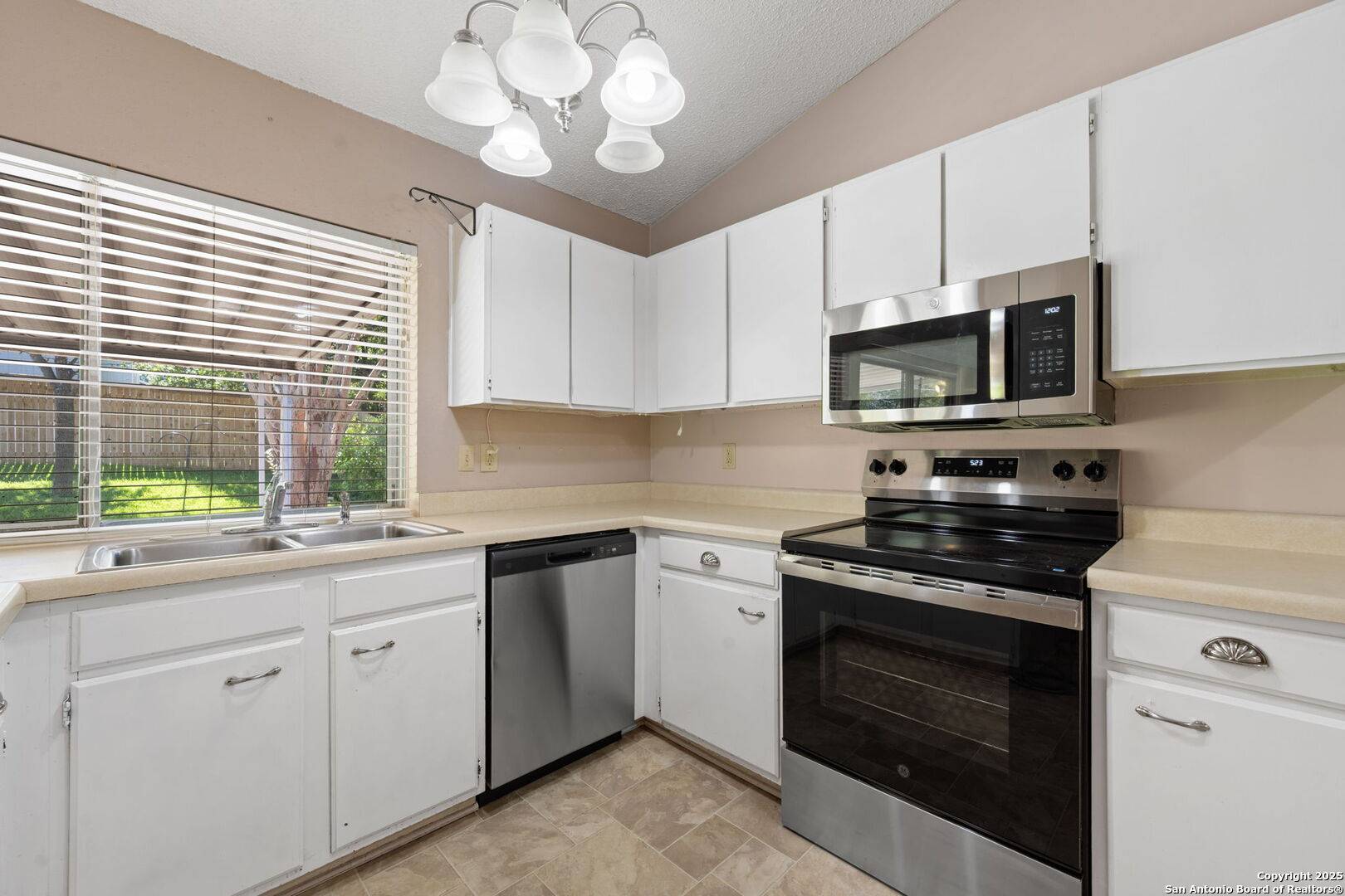 Universal City, TX 78148,8344 HIGHLAND VIEW