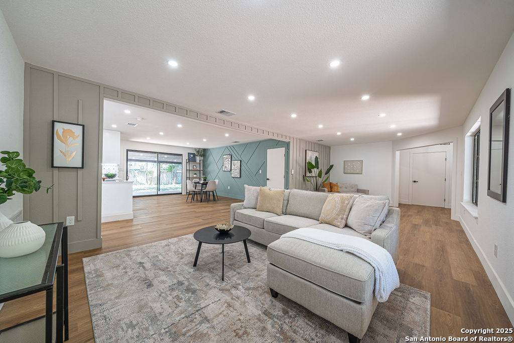 San Antonio, TX 78209,315 Royal Oaks