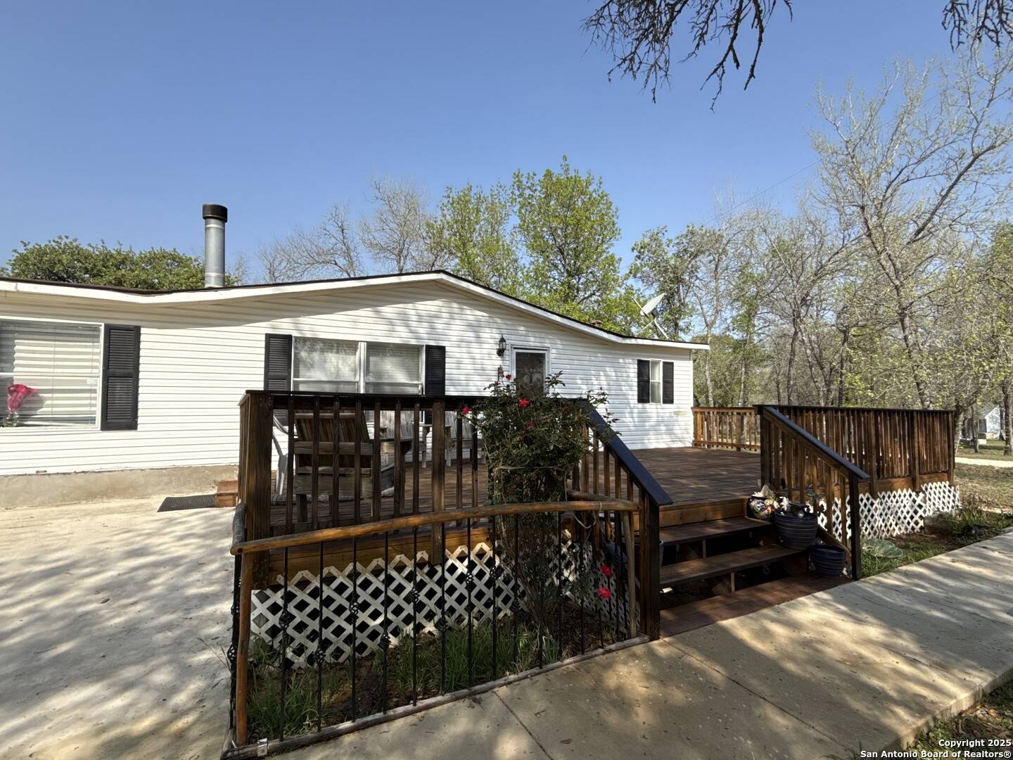 Elmendorf, TX 78112,4132 Accors