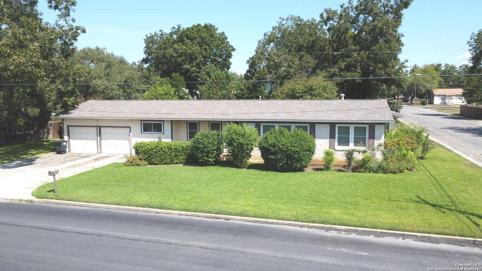 Hondo, TX 78861-3012,1202 27TH STREET