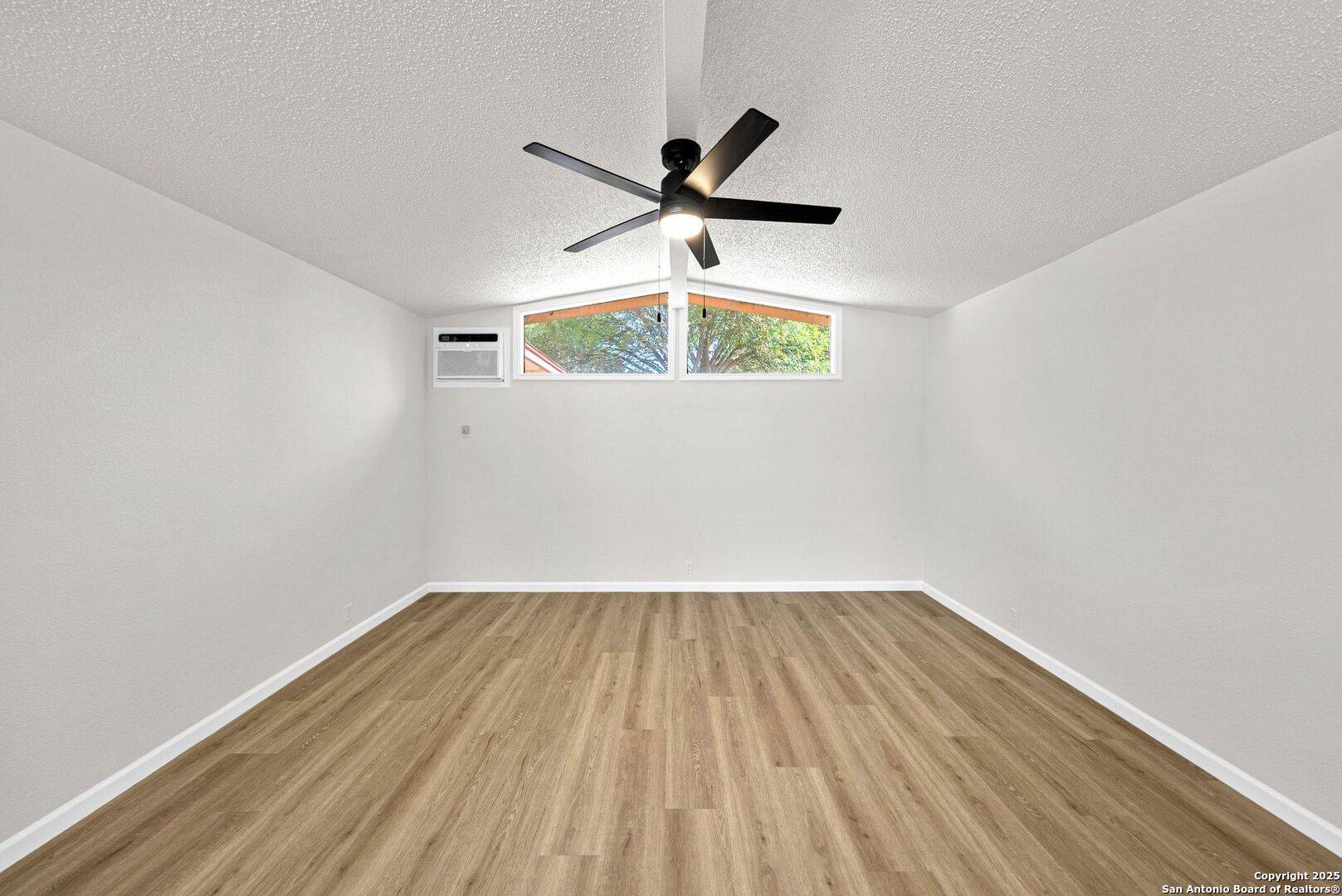 San Antonio, TX 78242,6011 Lark Valley