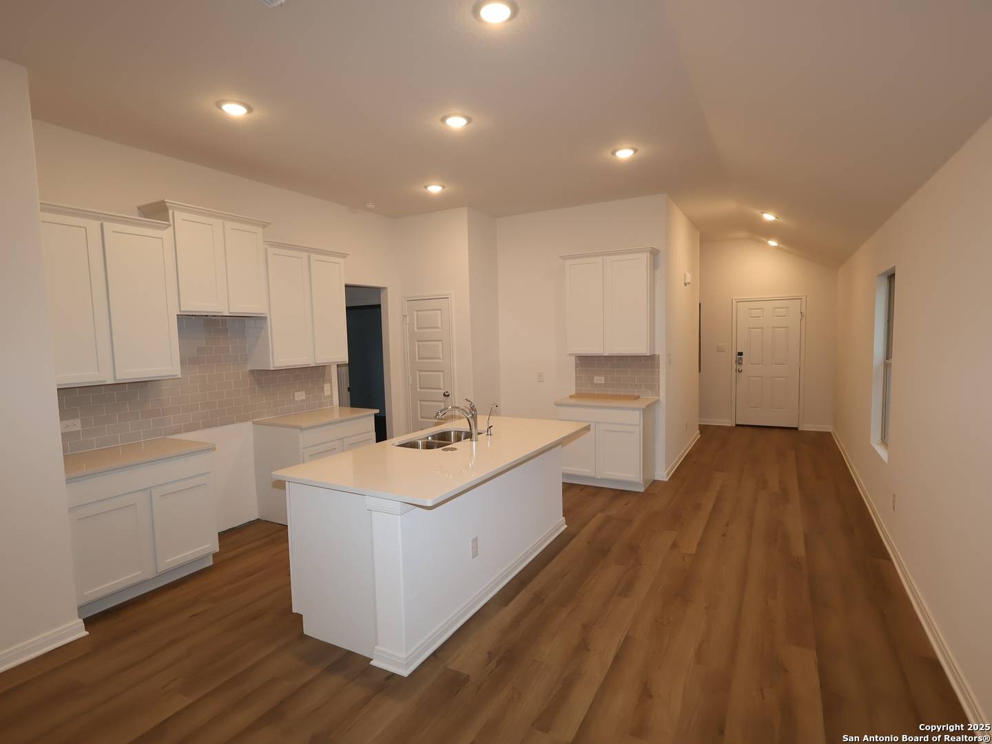 Converse, TX 78109,10346 White Hart Lane