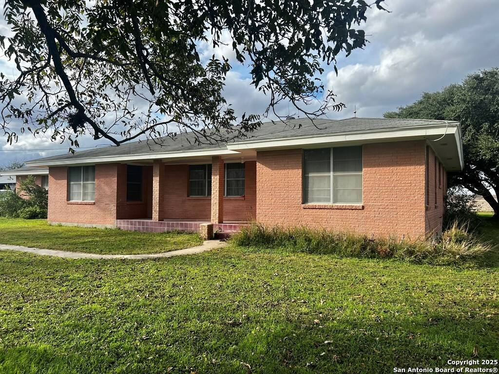 Skidmore, 78389,3232 FM 797