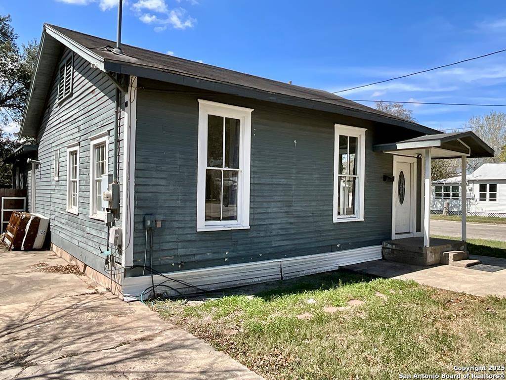 Beeville, 78102,709 Jefferson