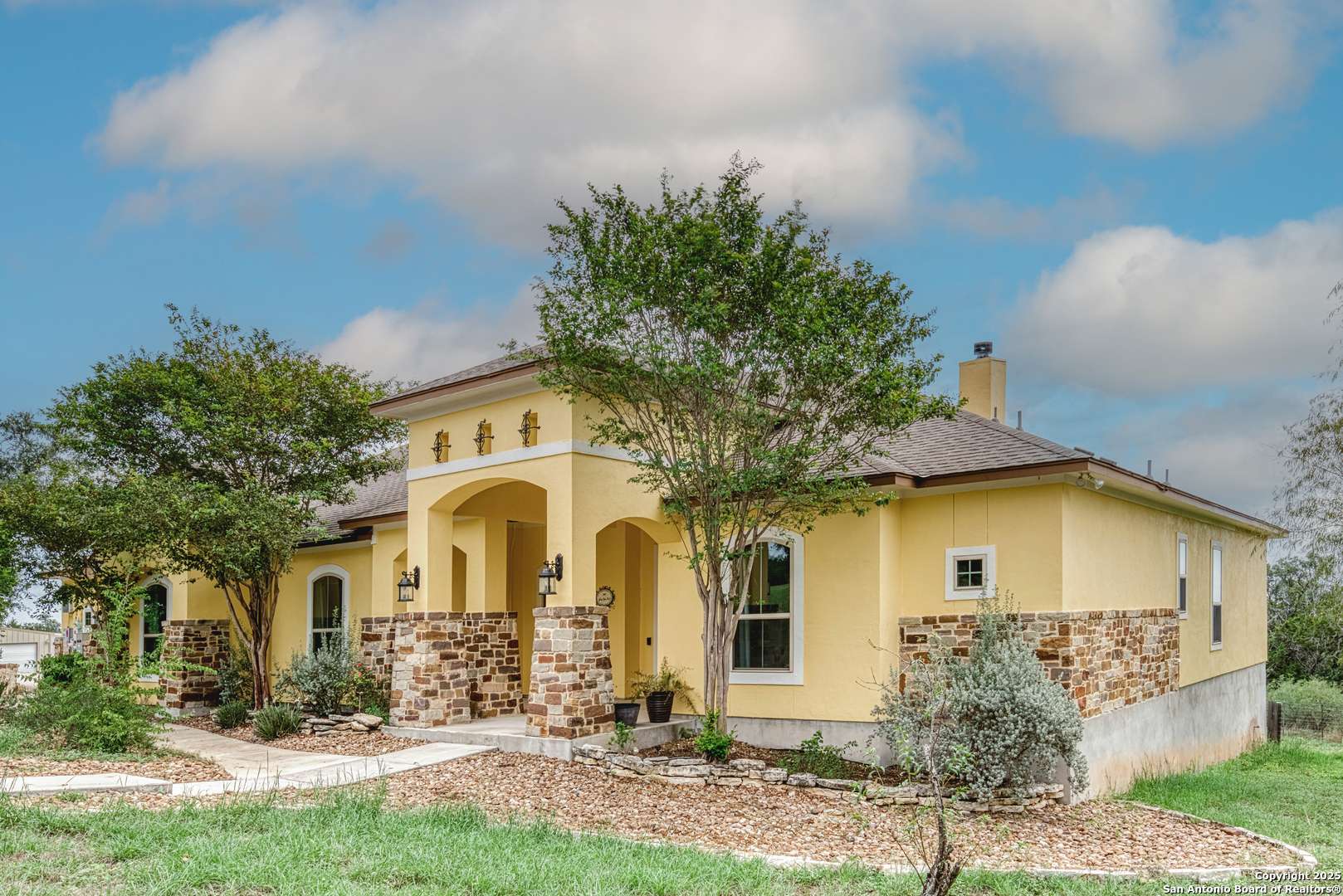 Mico, TX 78056,304 County Road 2720