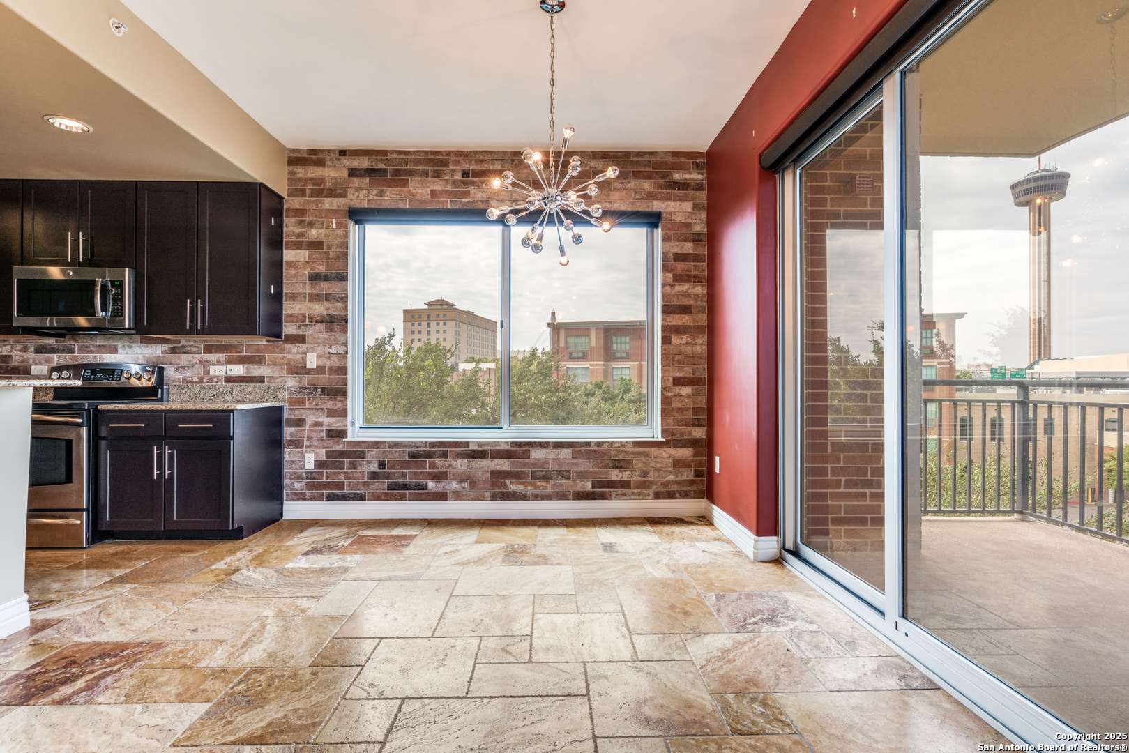 San Antonio, TX 78202,215 N Center St UNIT APT 307