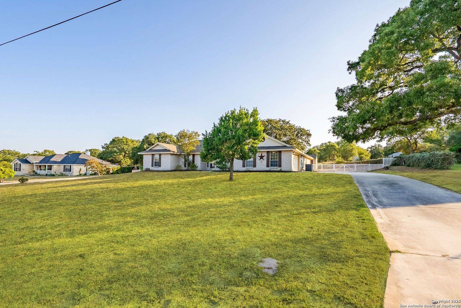 La Vernia, TX 78121,1213 Hillside Oaks Dr