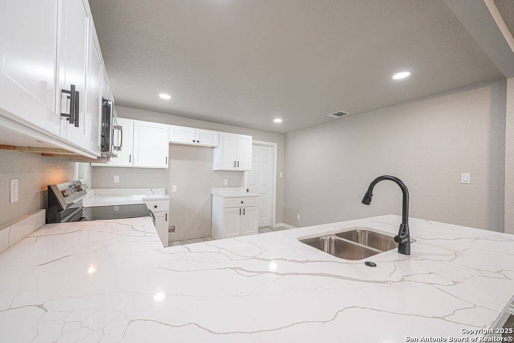 San Antonio, TX 78202,1118 Saint James