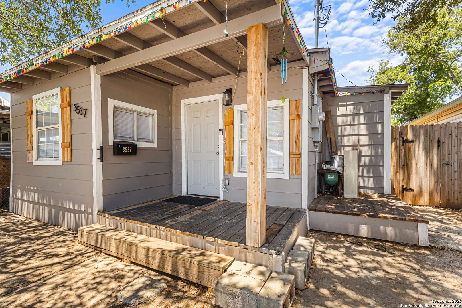 San Antonio, TX 78207,3537 S Laredo St