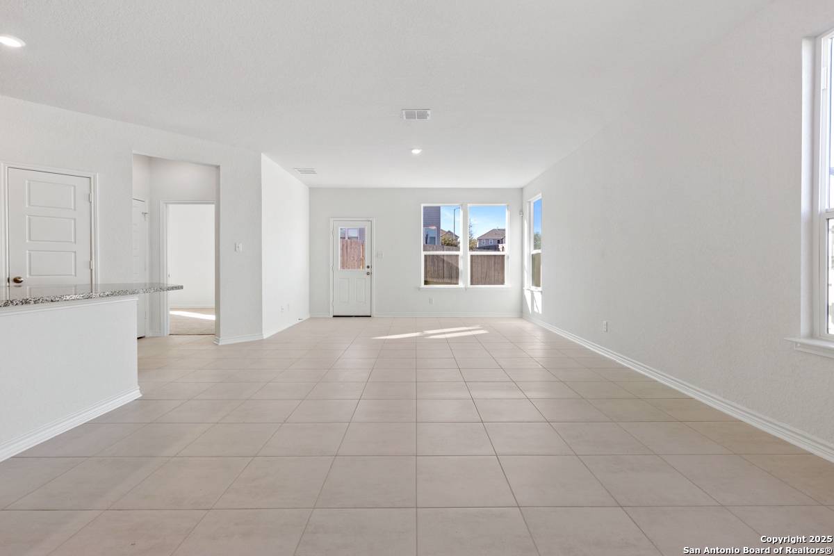 Converse, TX 78109,9306 DEVILS RIVER