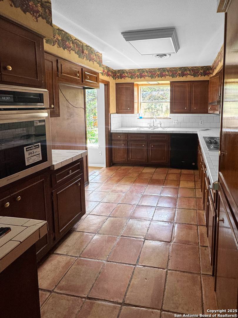 San Antonio, TX 78216,11414 Sandman