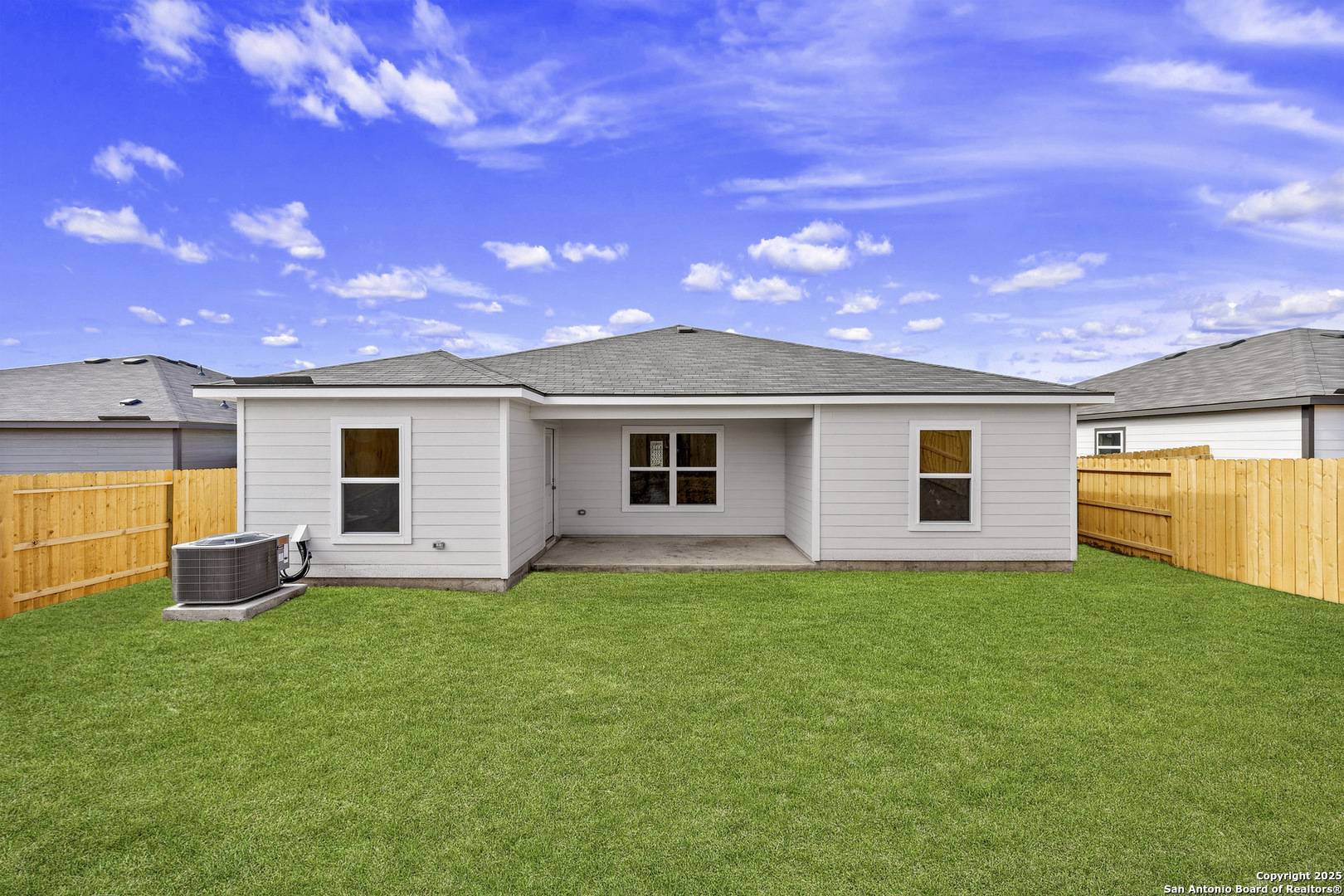 Lytle, TX 78052,16004 Stratford Cove